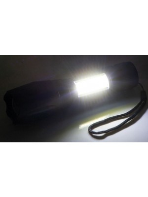 Helle Lampe mit diverse Leuchtmodi