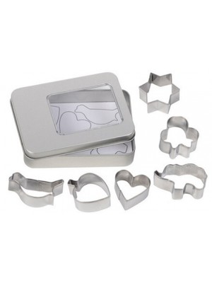 Verschiedene Ausstechförmchen mit Dose mit Logo graviert