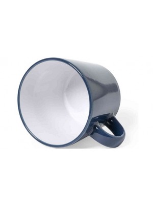 Tasse aus Keramik, innen weiß