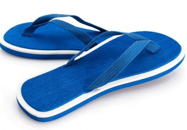 Flip Flop bedruckt mit Logo auf dem Riemen