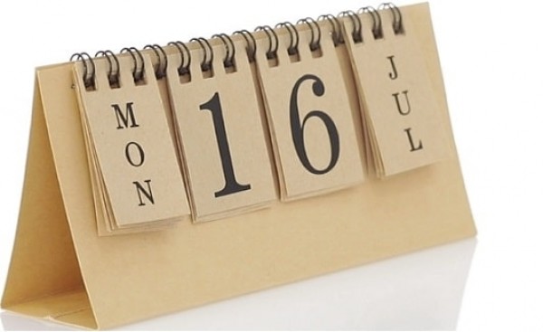 Preiswerter Tischkalender mit Logo ab geringen Mengen