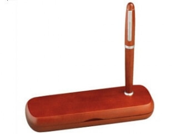 Holz-Etui nutzbar als Kugelschreiberständer