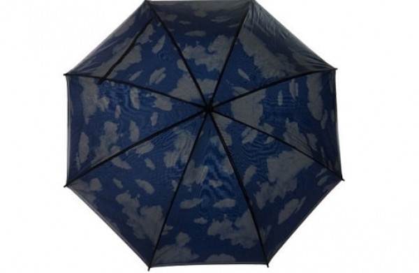 Doppelbespannter Regenschirm mit Wolkendesign 