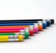 Runder Bleistift gespitzt mit farbigen Radiergummi