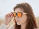 Verspiegelte Sonnenbrille mit Bügel aus Bambus 